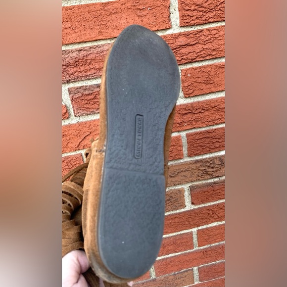 Women’s Minnetonka fringed moccasins - Picture 8 of 9